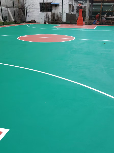 合阳 球场长期使用易出现地面开裂